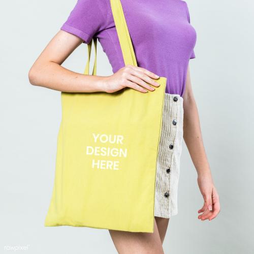 Woman with floral tote bag mockup - 2290535
