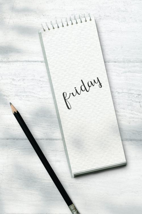 Notebook mockup with a pencil illustration - 935188