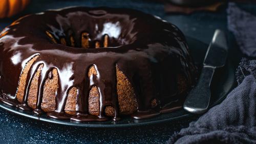 Chocolate covered pumpkin bundt cake - 1228616
