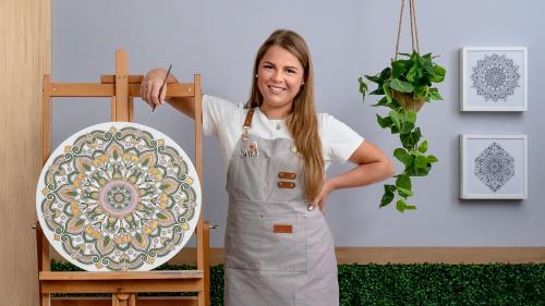 Domestika - Painting Acrylic Mandalas with Professional Techniques