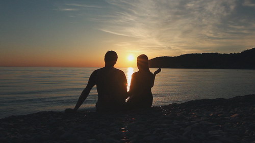 Romantic couple at sunset - Footage (Shutterstock)