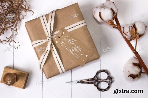 CreativeMarket Gift Box & Cotton flower Mock-up PSD 1138288