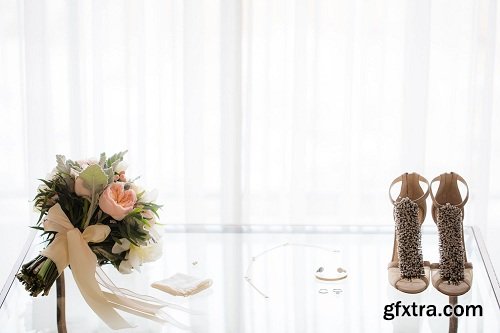 SLR Lounge - Photographing the Bride\'s Details: Stylized Bridal Shoot
