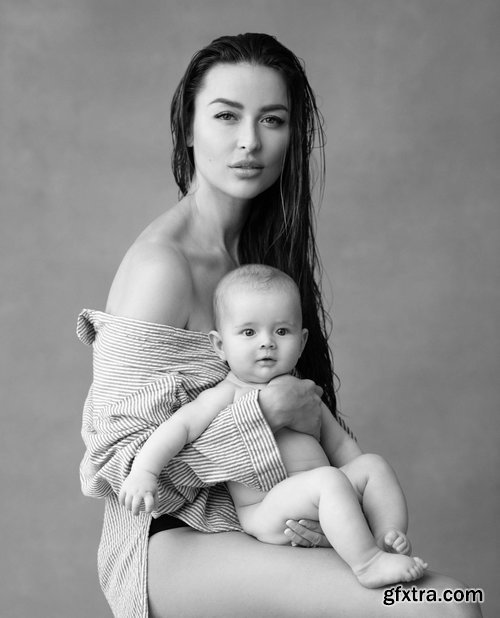 Lola Melani Academy - Motherhood Photography Photoshoots - Agata & Hudson - Soft Light (Mixing Daylight & Strobe)