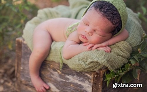Outdoor Newborn Sessions by Susan Scott Photography