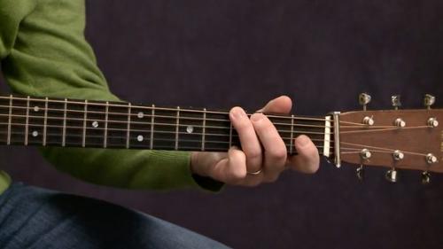 Lynda - Acoustic Guitar Lessons: 2 Scales, Walking Bass, Hammer-Ons, and Pull-Offs