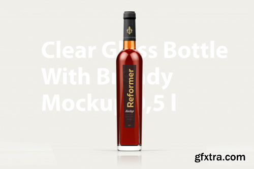 Clear glass bottle with brandy mockup Premium Psd