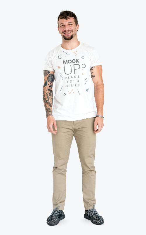 Happy tattooed man wearing a t-shirt mockup - 681314