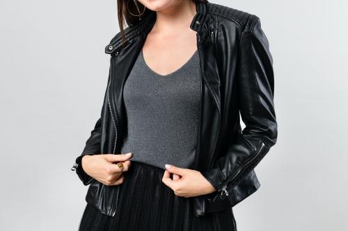 Woman in black leather jacket - 2288202