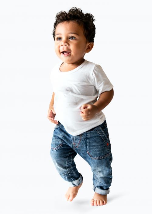 Happy young boy learning how to walk - 536100