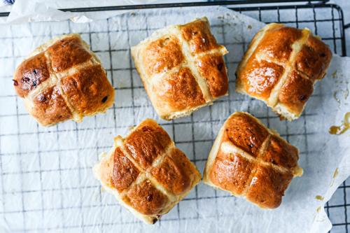 Freshly baked hot cross buns - 2225726