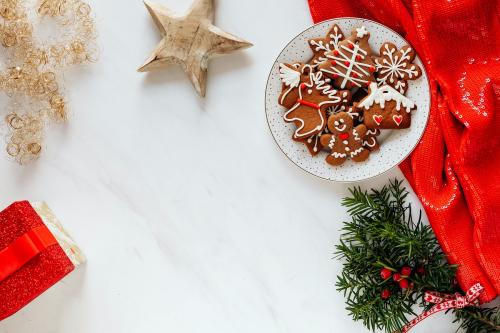Traditional gingerbread cookie on a plate - 2037005