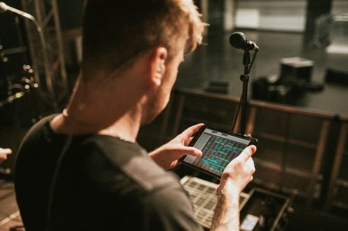 Sound engineer using a tablet - 2273342