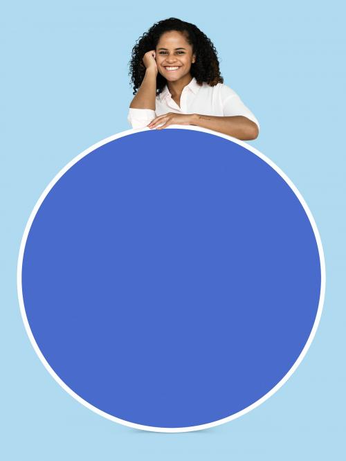 Young woman with a blank circle - 492740