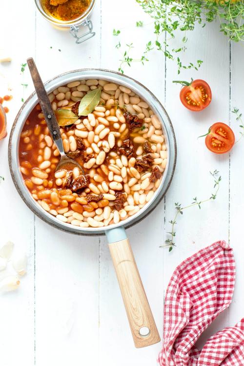 White beans with homemade tomato sauce - 1225250