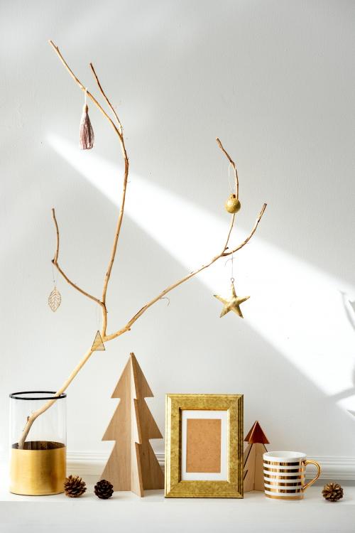 Golden festive Christmas frame decor - 1231193