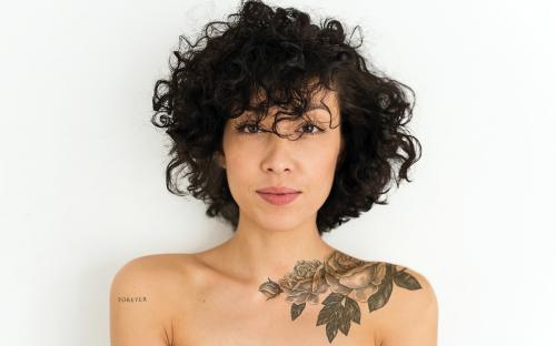 Portrait of a tattoed woman - 296209