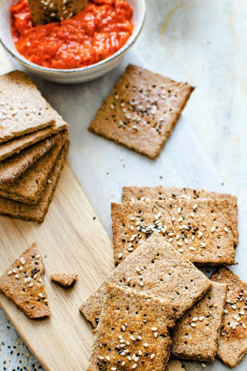 Healthy organic seeded rye crackers with salsa sauce - 1215680