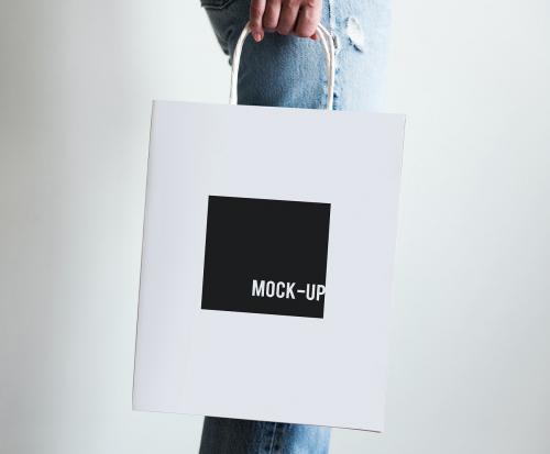 Paper bag mockup with model - 296888