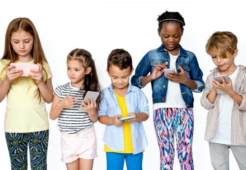 Children are using their smartphone - 7545
