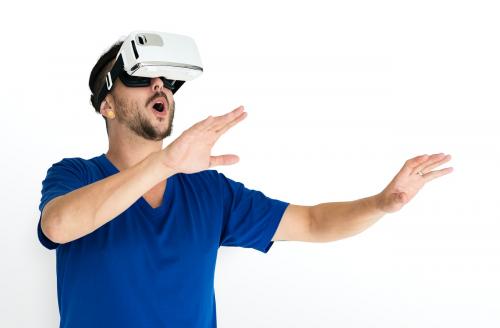 VR Virtual Reality Simulator Equipment Experience Studio Portrait - 7294