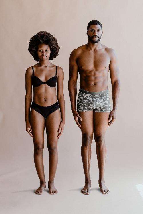 Portrait of shirtless black couple standing mockup - 1219057