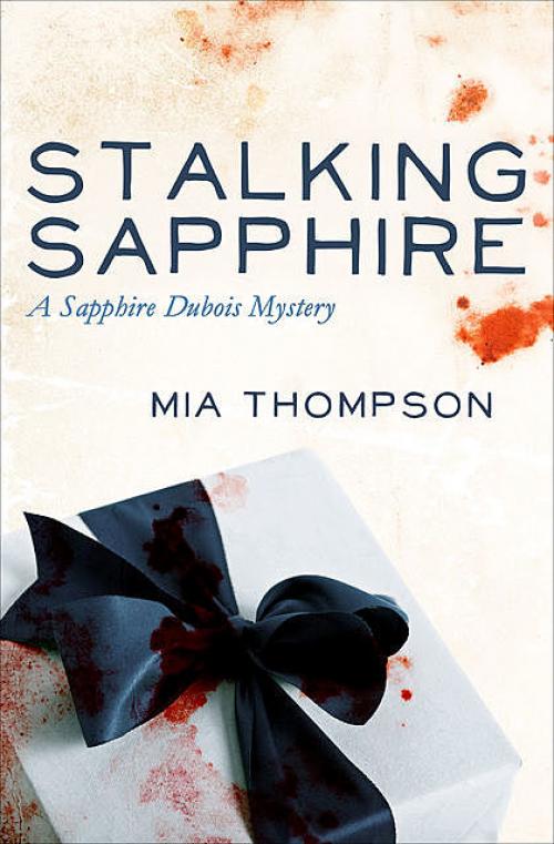 Stalking Sapphire - Mia Thompson