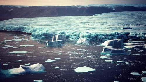 Videohive - Small Icebergs and Ice Floes in the Sea Near Iceland - 32550511