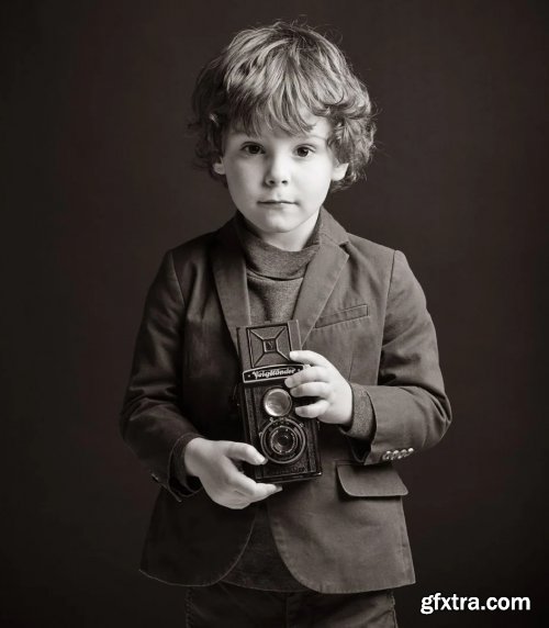 Capturing The Magic Of Kids With Toys, Cameras (And A Dog!)