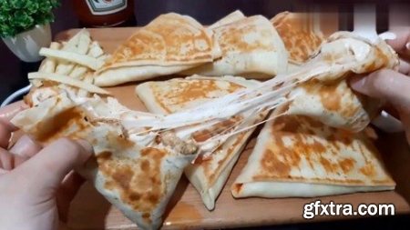 Egyptian Food Cook A Delicious Chicken Shawarma Crepe.