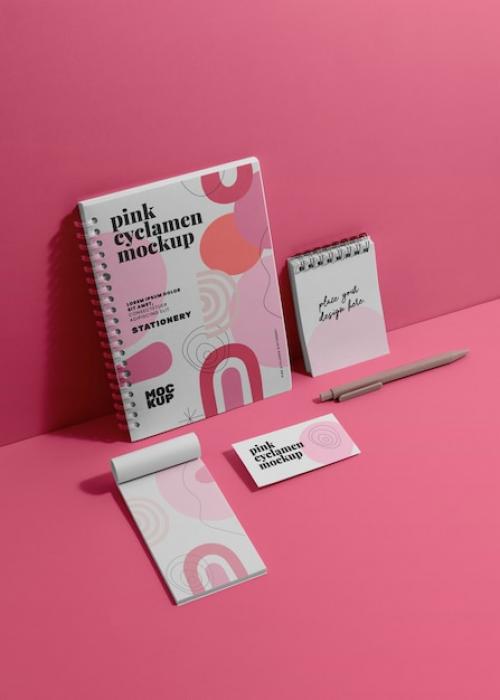 Premium PSD | Pink cyclamen stationery mockup Premium PSD